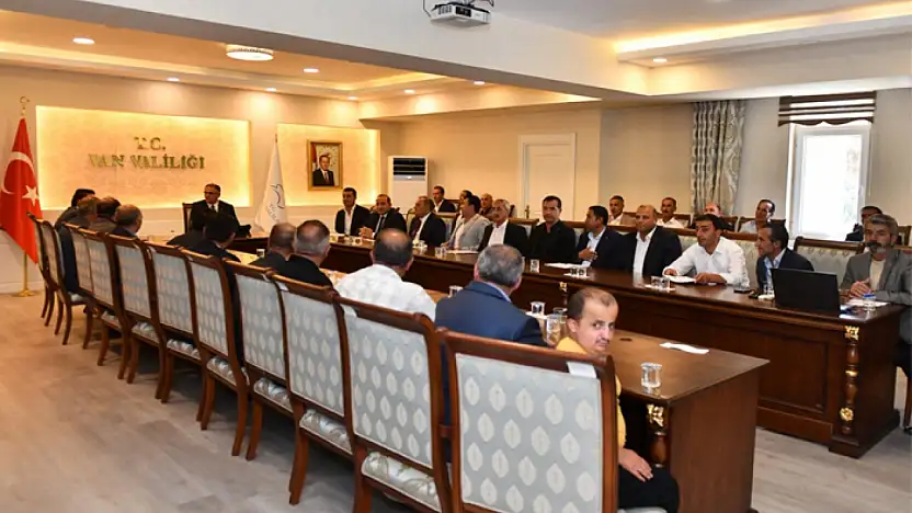 Başkaleli Muhtarlardan Vali Balcı'ya ziyaret
