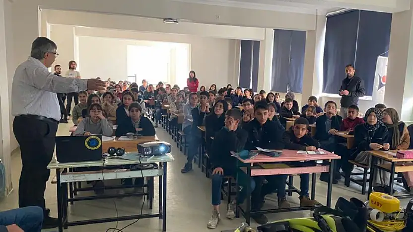 Bitlis, Van ve Muş illerindeki öğrenciler Mavi Bilim'le buluştu