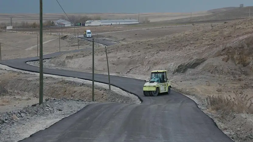 Büyükşehir Belediyesi'nden kırsalda asfalt çalışması