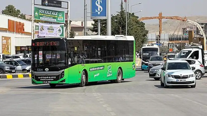 Büyükşehir'den yeni ulaşım hamlesi: Edremit TOKİ hatları yeniden düzenlendi