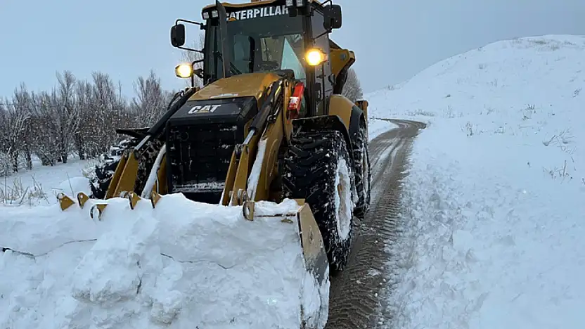 Büyükşehir'in karla mücadele çalışmaları sürüyor