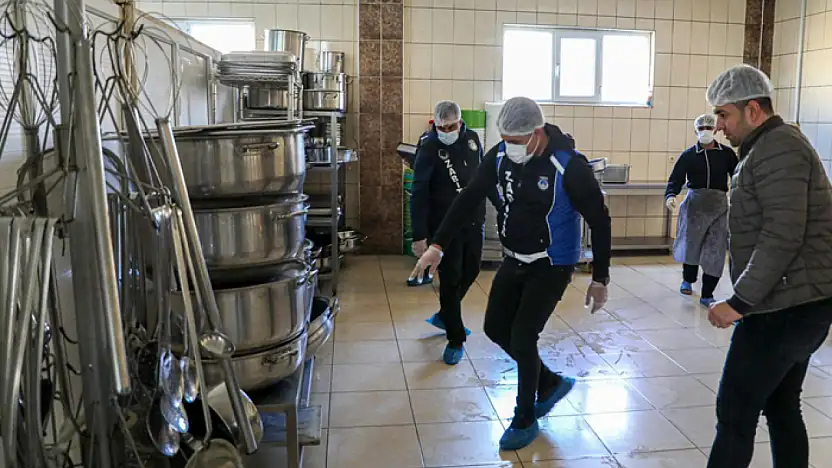 Büyükşehir zabıtasından güvenli gıda için sıkı denetim