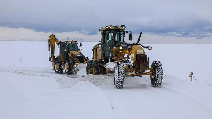 Büyükşehirden kırsalda karla mücadele çalışması