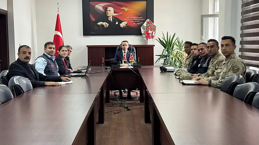 Çaldıran'da düzensiz göçle mücadele toplantısı yapıldı