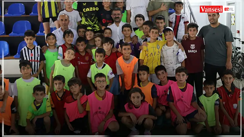 Cemil Komi, genç sporcularla bir araya geldi