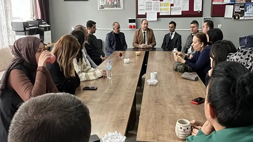 Cumhuriyet İlkokulunda Türkiye Yüzyılı Maarif Modeli masaya yatırıldı