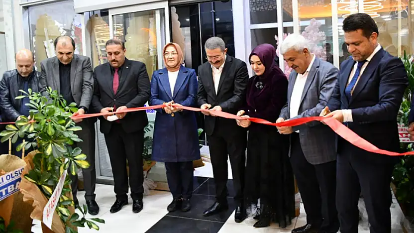 Dr. Ayşe Betül Tali'nin özel kliniği hizmete açıldı