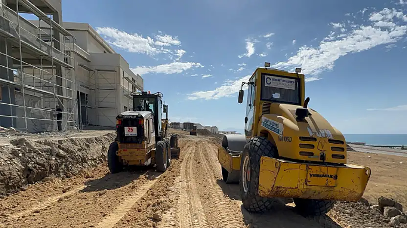 Edremit Belediyesi'nden yol çalışmaları