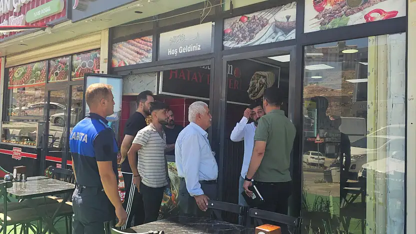 Edremit'te temizlik ve zabıta ekiplerinden ortak çalışma