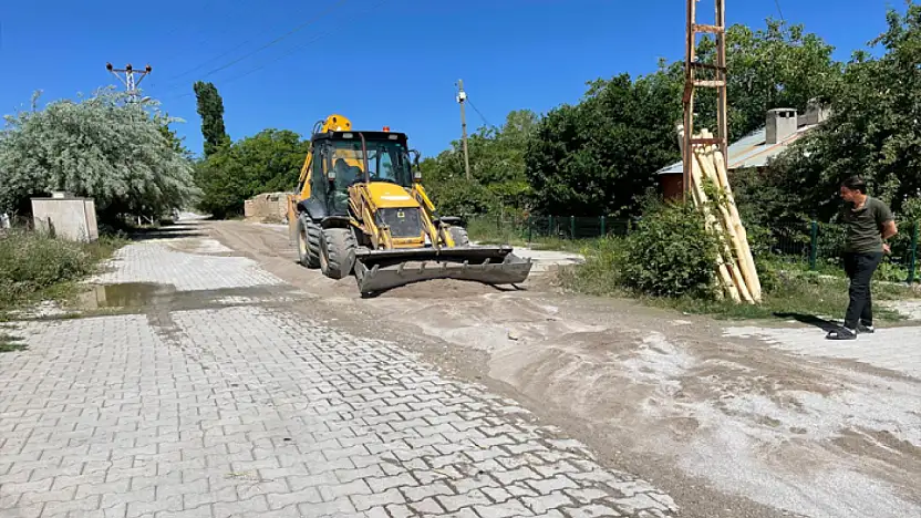 Edremit'te yol açma ve iyileştirme çalışmaları tamamladı