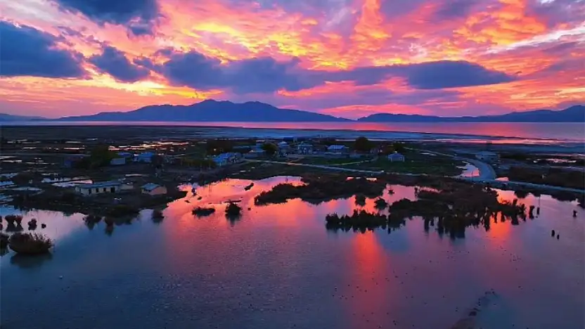 Erçek Gölü'nde muhteşem günbatımı