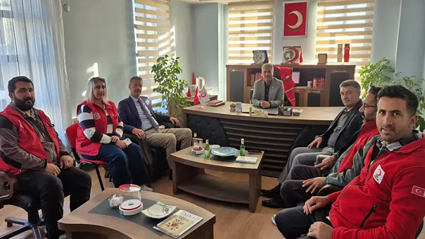 Erciş Gençlik Merkezi'nden Kızılay'a ziyaret