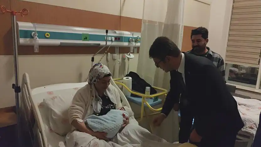 Erciş'te 2026'nın ilk bebeği Mert Buğra oldu