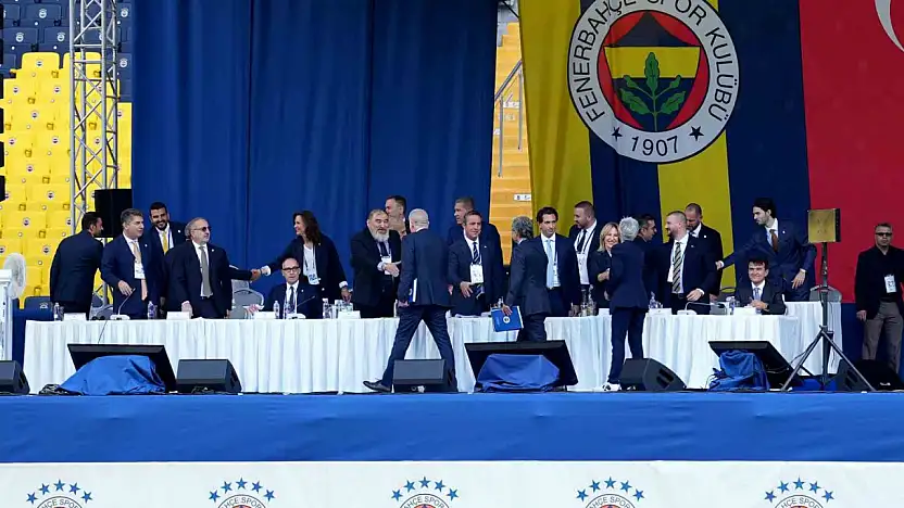 Fenerbahçe'de olağanüstü seçimli genel kurul toplantısı başladı