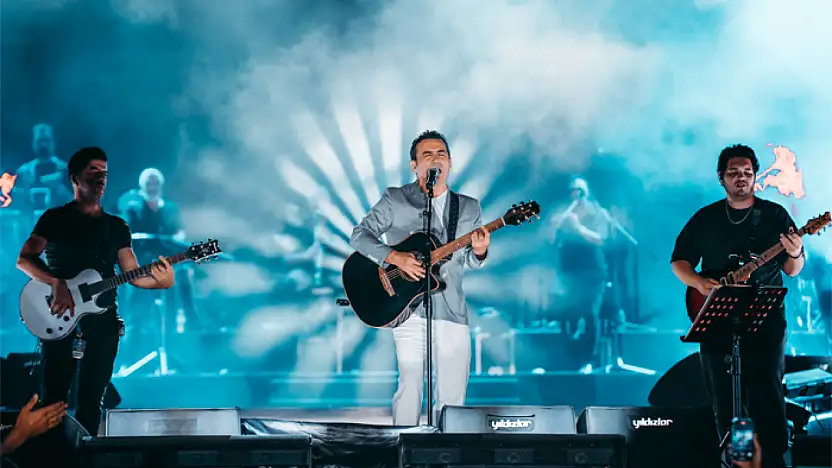 Ferhat Göçer Van'da sevenleriyle buluştu