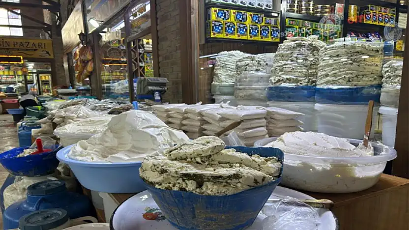 Geleneksel Van lezzeti tezgâhlardaki yerini aldı