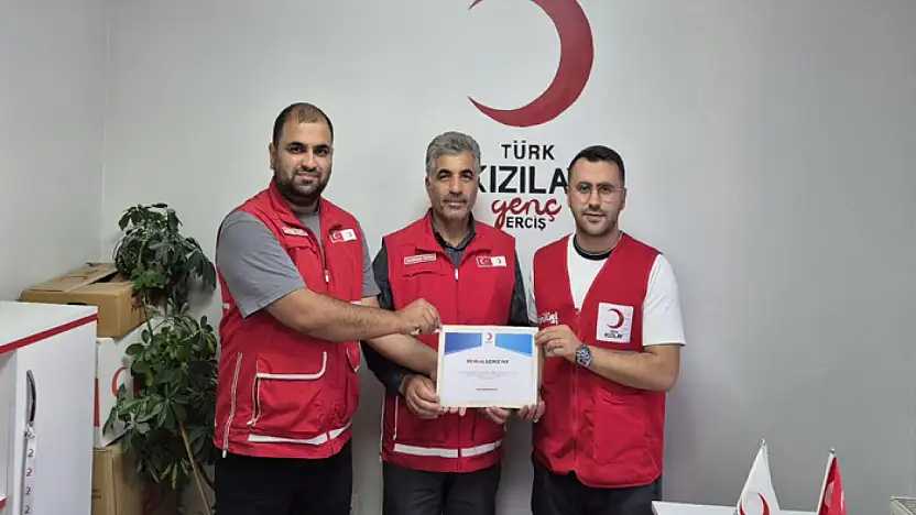 Genç Kızılay Erciş'te görev değişimi