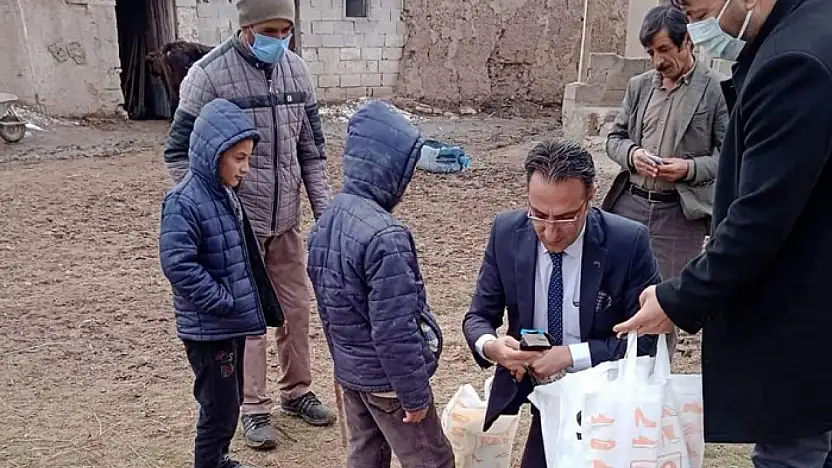 Gülaçar'dan öğrencilere kışlık giysi çağrısı