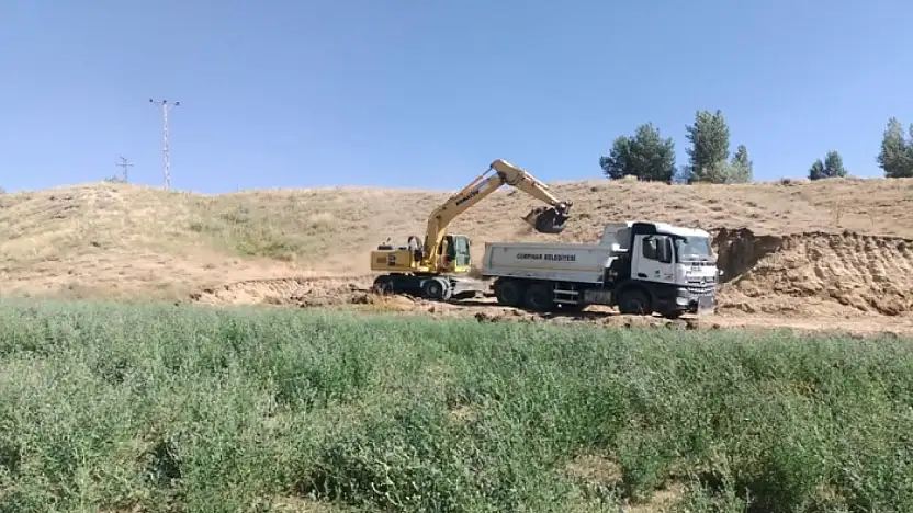 Gürpınar Belediyesi Fen İşleri Müdürlüğü'nden kesintisiz hizmet