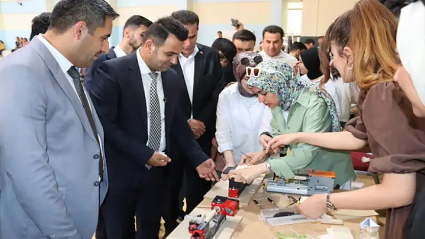 Hakkari'de bilim şenliği düzenlendi