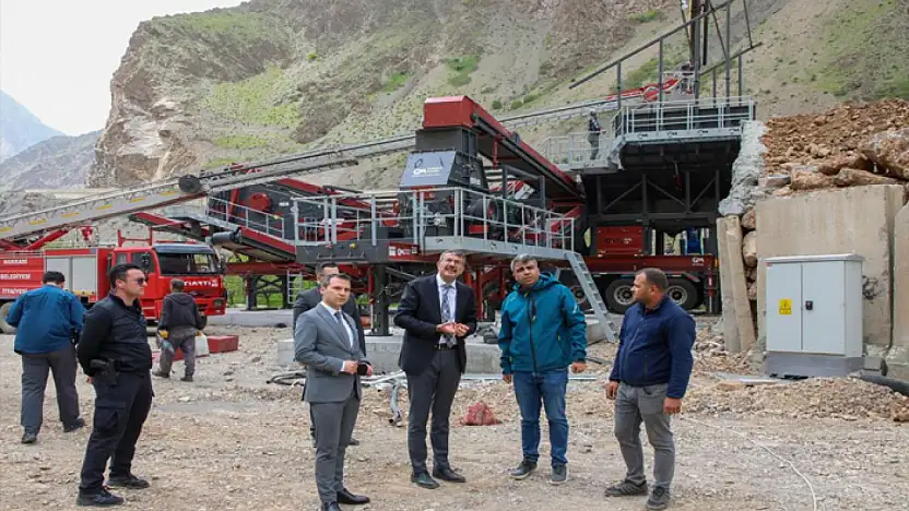 Hakkari'de mobil konkasör tesisi kuruluyor