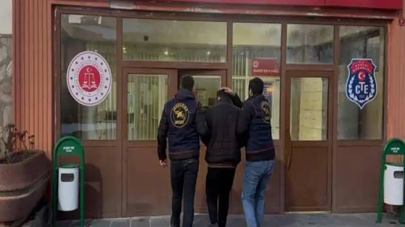 Hakkari ve Van'da aranan 2 şahıs yakalandı