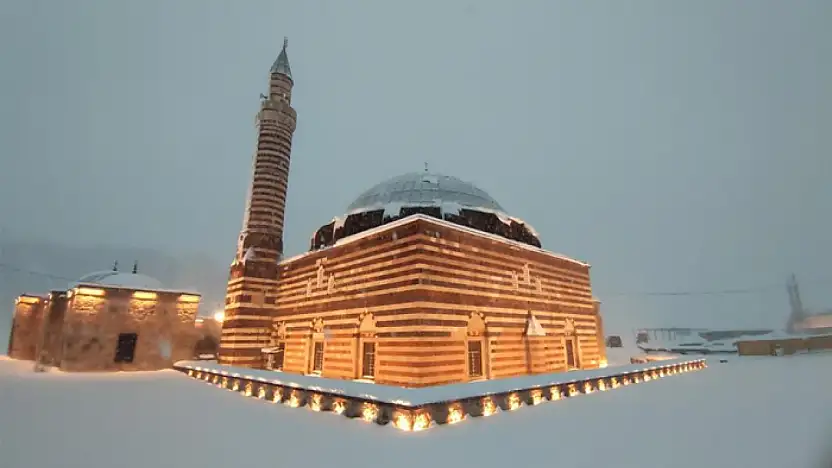 Hüsrev Paşa ve Horhor camiinde görsel şölen