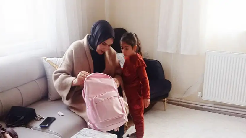 Ilıkan'dan ihtiyaç sahibi öğrencilere kırtasiye desteği