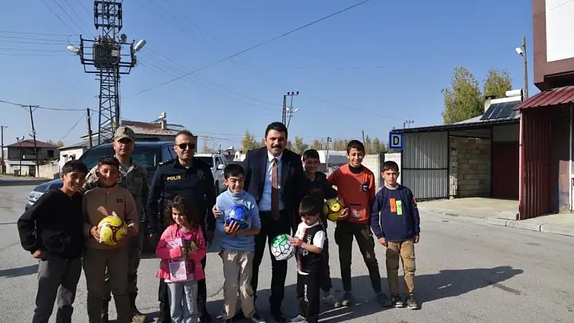 İpekyolu'nda minik yürekler sanatla buluştu