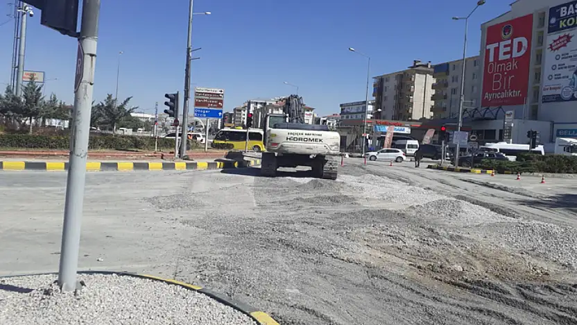 İpekyolu'nda yağmur suyu tahliye çalışmaları