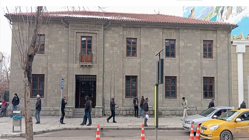 İran Konsolosluğu eski Tekel binasında hizmet verecek