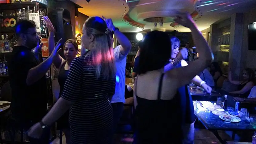 İranlılar Van'da hem eğleniyor hem eğitim görüyor