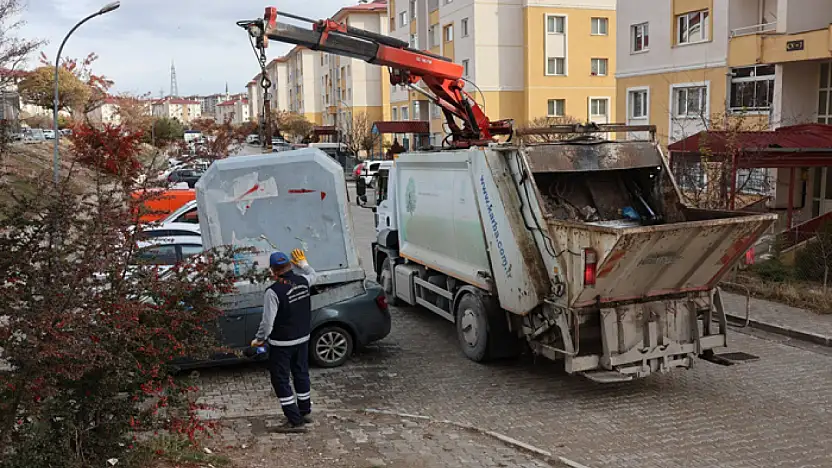 Kalecik TOKİ'de çevre temizliği çalışması