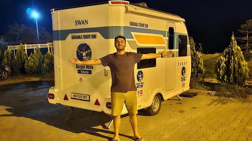 Karavanıyla Türkiye'yi gezen gezgin Van Gölü sahillerine ulaştı