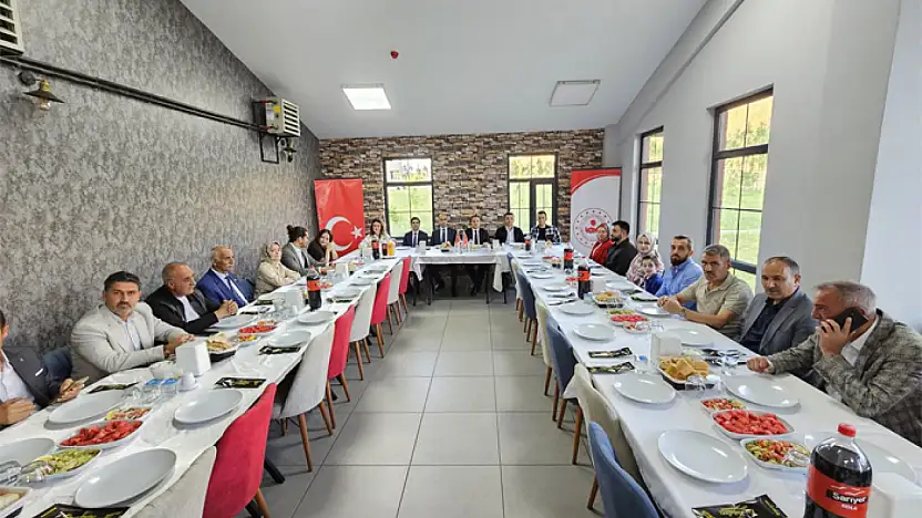 Kaymakam Aydoğan'a veda yemeği