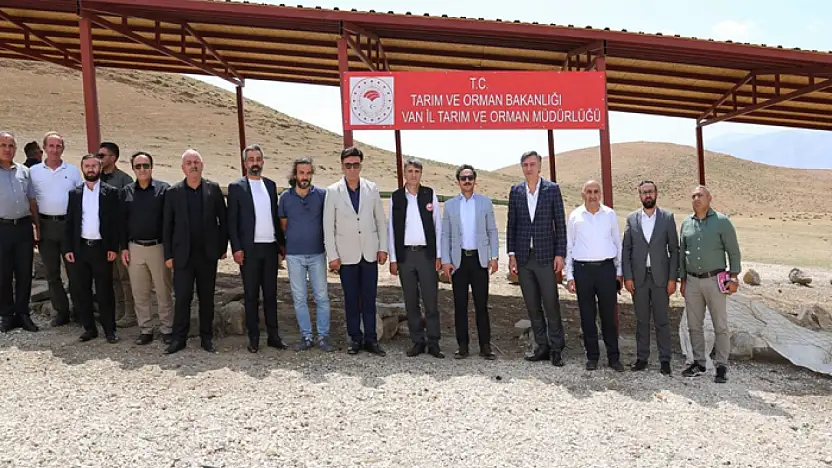 Kaymakam Erdem, Gürpınar'da tarım ve hayvancılık projelerini inceledi