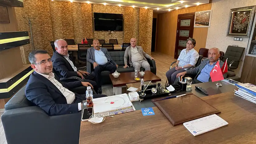 Kaymakam Kasman'dan MHP Van İl Başkanlığına veda ziyareti