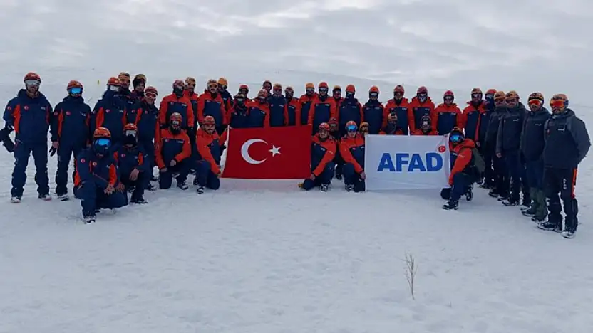 Kış Kampçılığı ve Çığda Arama Kurtarma Eğitimi Van'da düzenlendi