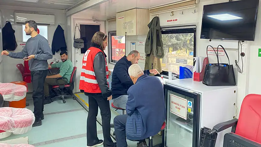 Kızılay Erciş Şubesi'nden kan bağışı kampanyası