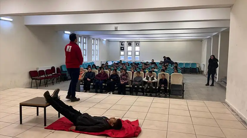 Kızılay'ın ilk yardım eğitimleri sürüyor