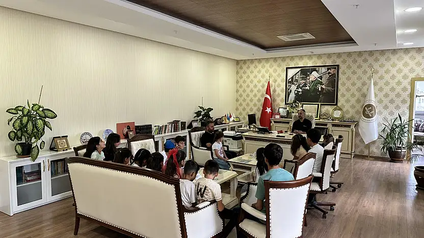 Kur'an kursu öğrencilerinden İl Müftüsü'ne ziyaret