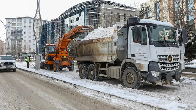 Kuraklıktan etkilenen Sıhke Gölü'ne can suyu