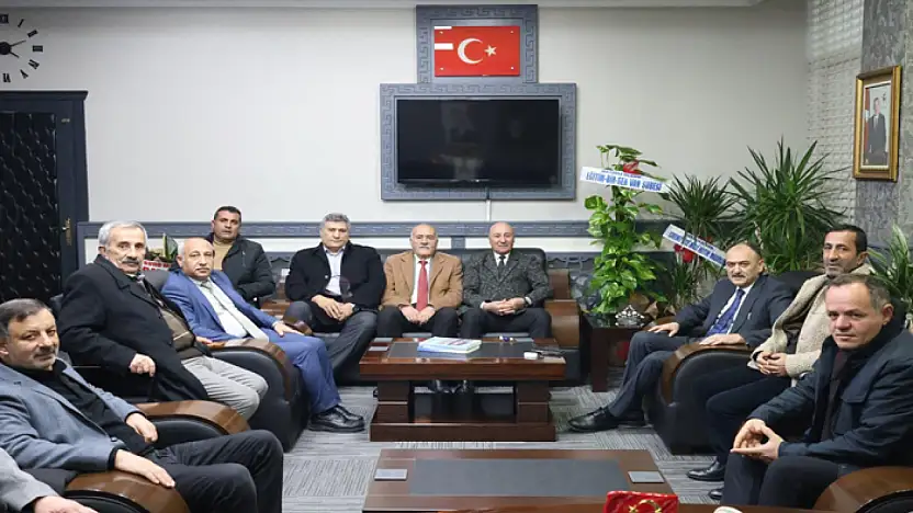 MHP heyetinden, Milli Eğitim Müdürü Çandıroğlu'na ziyaret