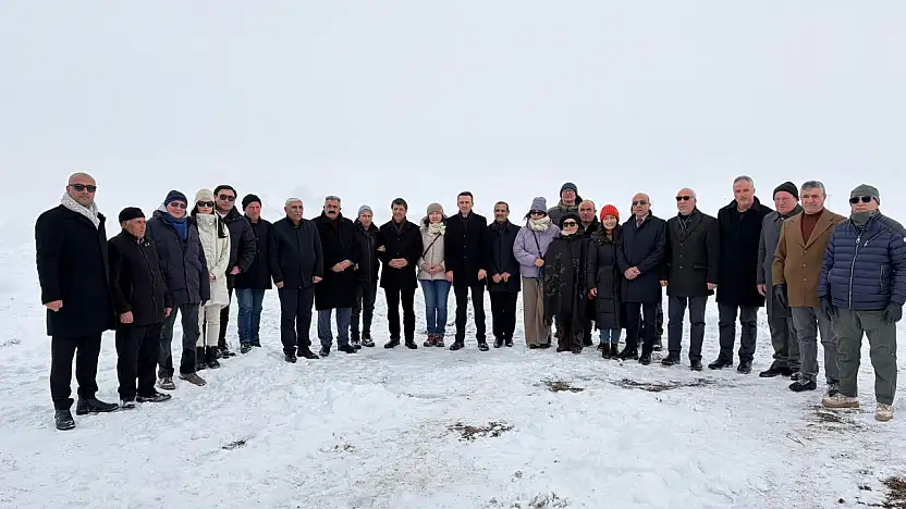 Milletvekili Türkmenoğlu ve Moğolistan Büyükelçiliği heyetinden Hülagü Han Sarayı alanına ziyaret