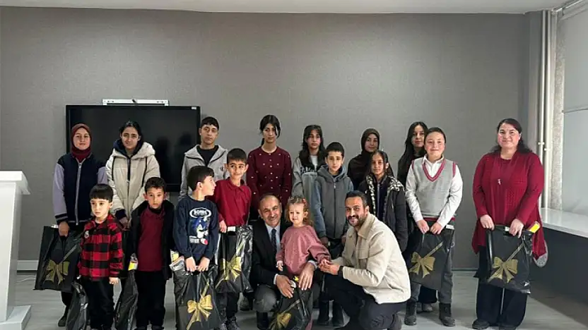 Muradiye'de 2. kitap okuma yarışması ödül töreni düzenlendi