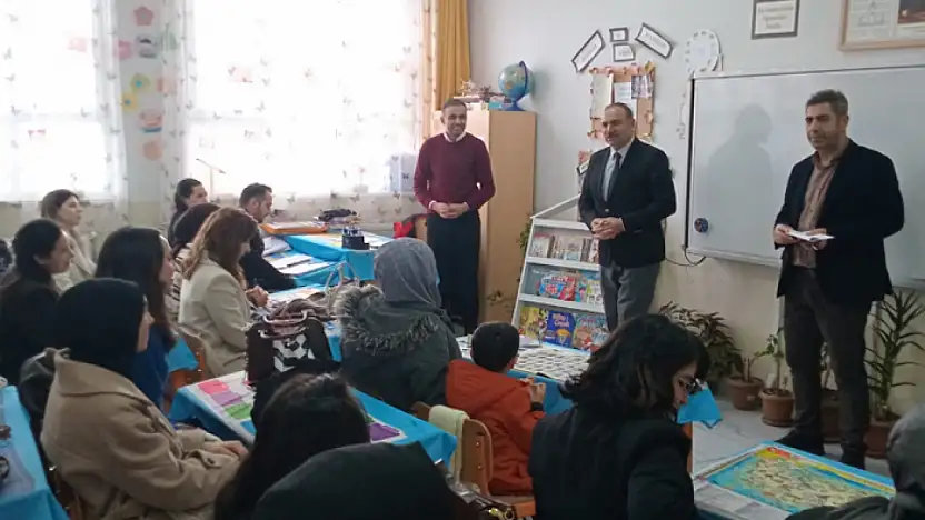 Muradiye İlçe Milli Eğitim Müdürü Alhan, öğretmenlerle buluştu