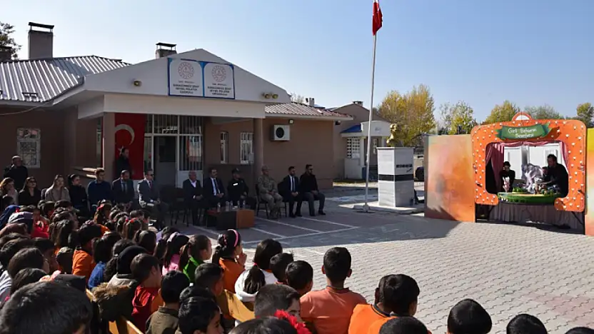 Öğrenciler kültür-sanatla tanıştırılıyor