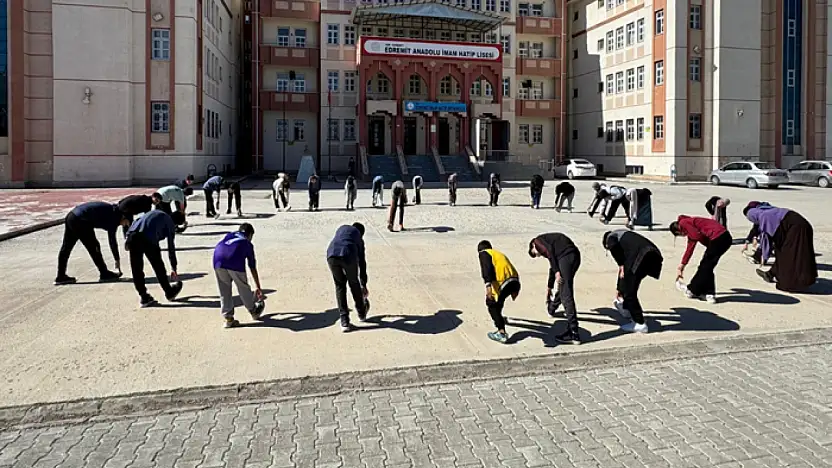 Öğrenciler sağlıklı yaşam için yürüdü