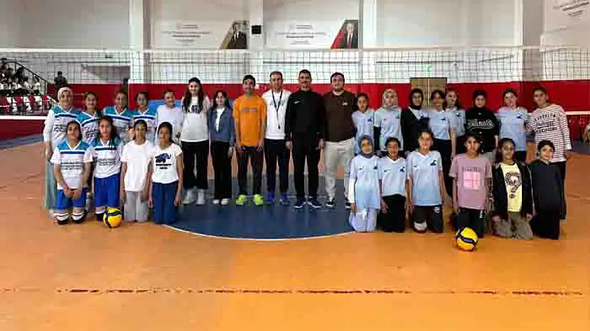 Ortaokul Kızlar Voleybol turnuvası sona erdi
