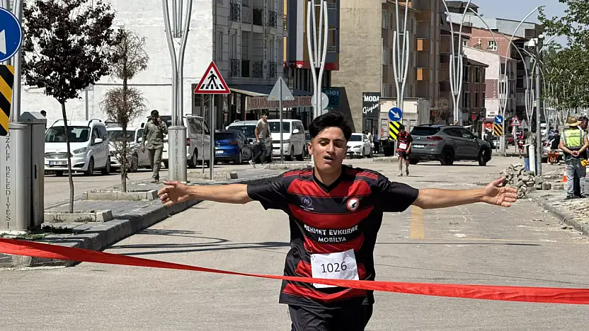 Özalp'ta 15 Temmuz koşusu